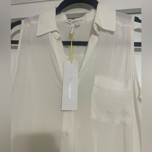 NWT BCBGeneration white blouse with slit back XXS - Picture 3 of 4